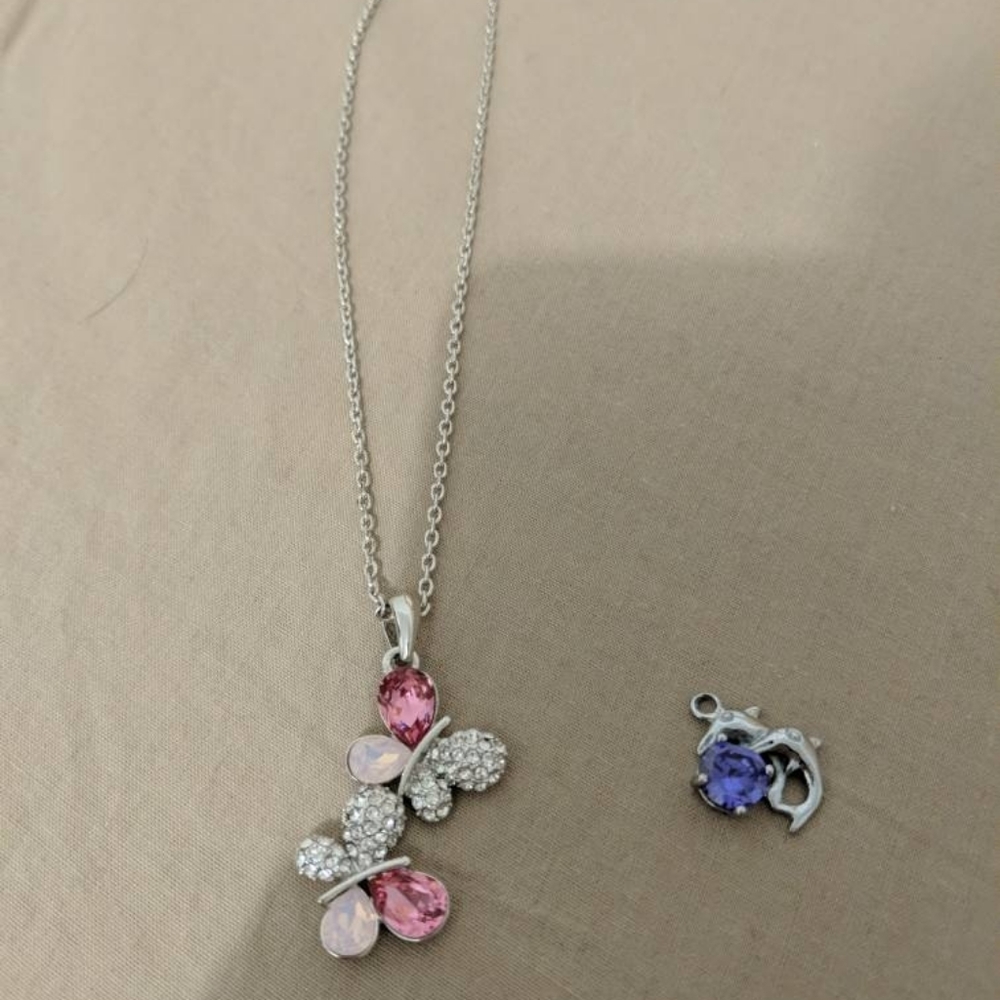 Necklace and extra pendant